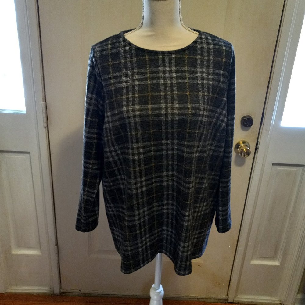 Allison Taylor 1XL top in hues of black & gray
